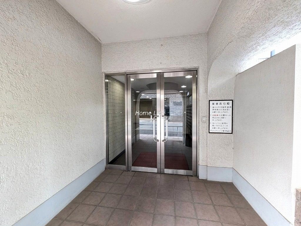 高島平グロリアハイツ　エントランス前